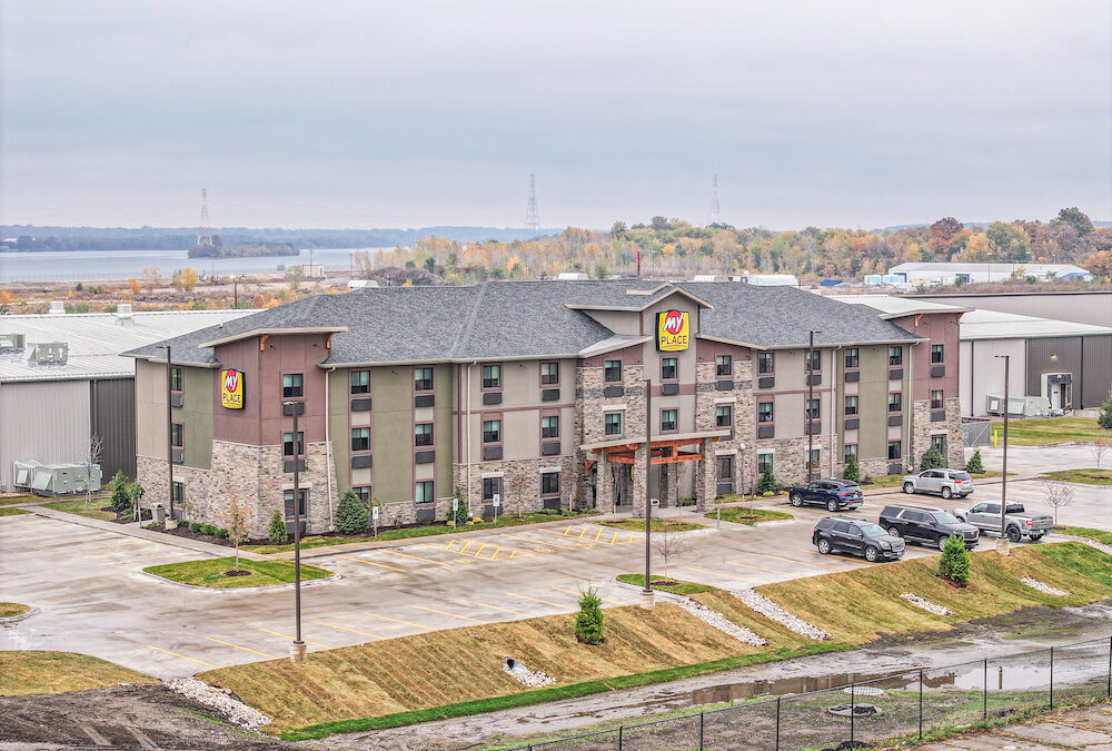 My Place Hotel: East Moline, IL